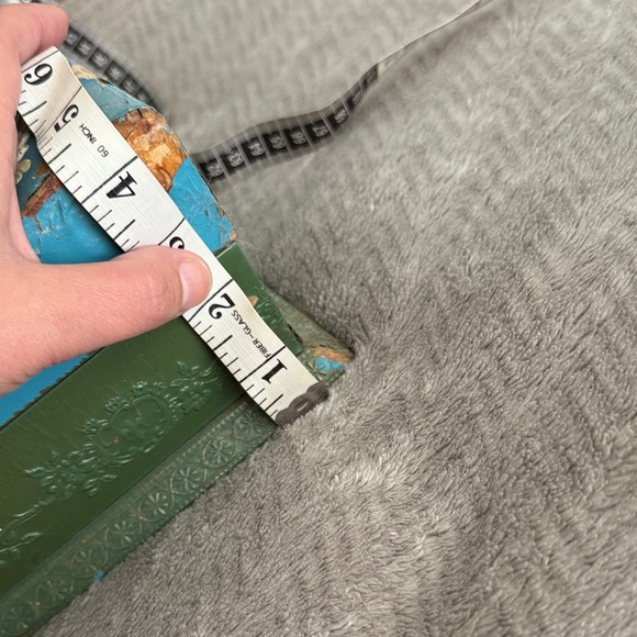 Rococo Cottage Vintage Decorative Box with Floral and Portrait Design - Picture 7 of 8